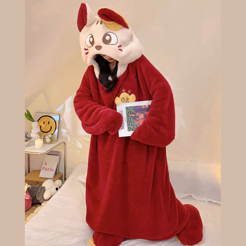 キャラクターパジャマ　猫　ルームウエアー　赤色　かわいい　ふわふわ　暖かい